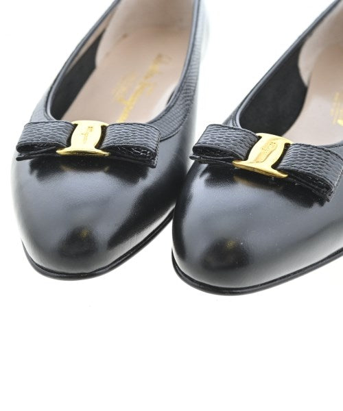 Salvatore Ferragamo รองเท้าส้นสูง