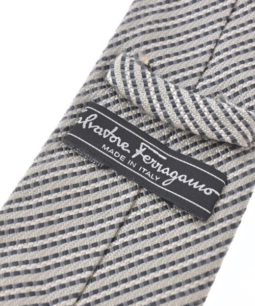 Salvatore Ferragamo เนคไท