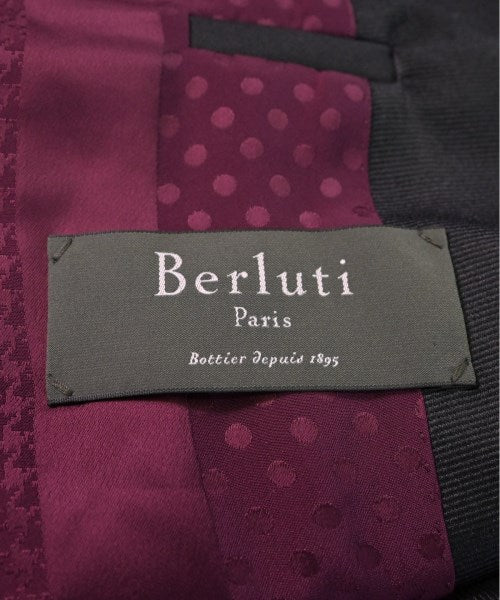 Berluti ชุดสูทแบบครบเซต (อื่นๆ)