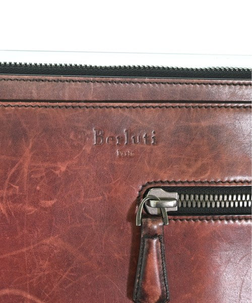 Berluti คลัตช์