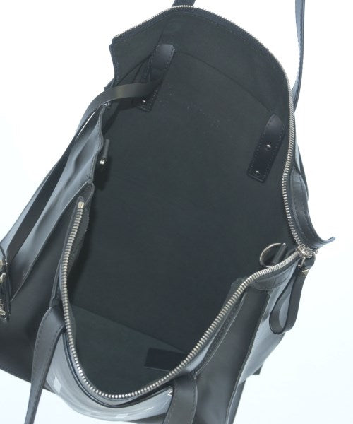 VALENTINO GARAVANI กระเป๋าถือขนาดใหญ่