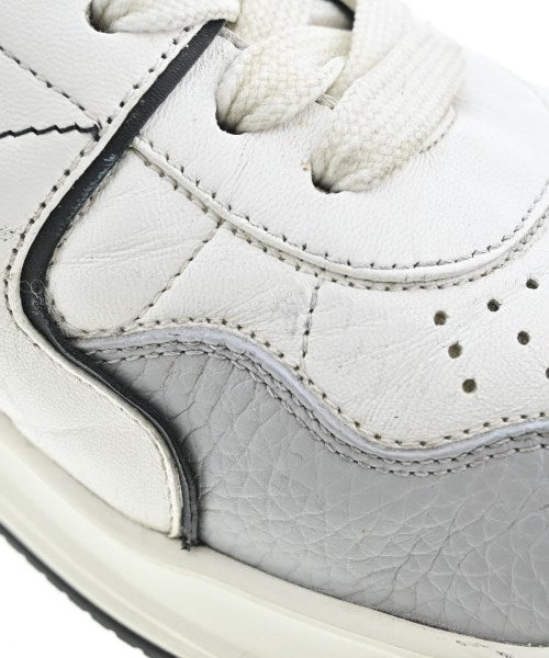 VALENTINO GARAVANI รองเท้าผ้าใบ