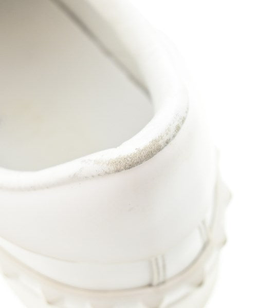 VALENTINO GARAVANI รองเท้าผ้าใบ