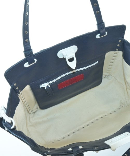 VALENTINO GARAVANI กระเป๋าถือ