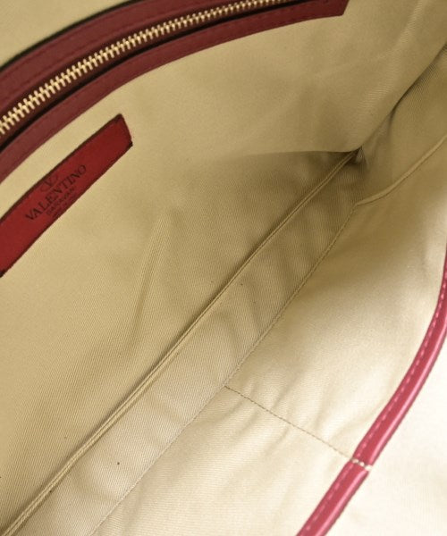 VALENTINO GARAVANI คลัตช์
