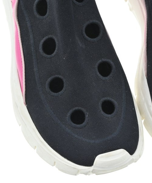 VALENTINO GARAVANI รองเท้าผ้าใบ