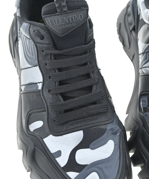 VALENTINO GARAVANI รองเท้าผ้าใบ