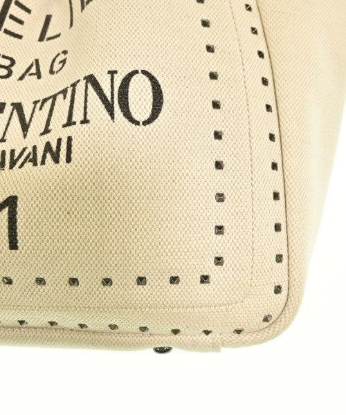 VALENTINO GARAVANI กระเป๋าถือขนาดใหญ่