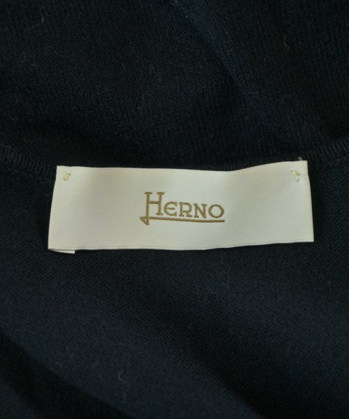 HERNO เสื้อแขนกุด