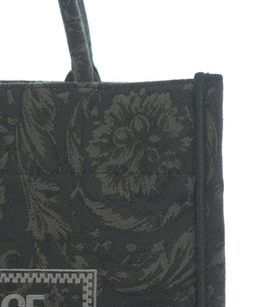 VERSACE กระเป๋าถือขนาดใหญ่