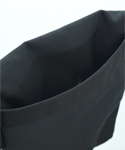 BRIEFING กระเป๋าสะพาย