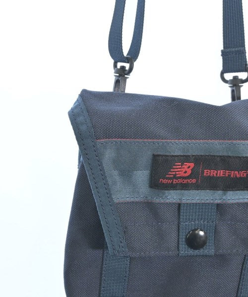 BRIEFING กระเป๋าสะพาย