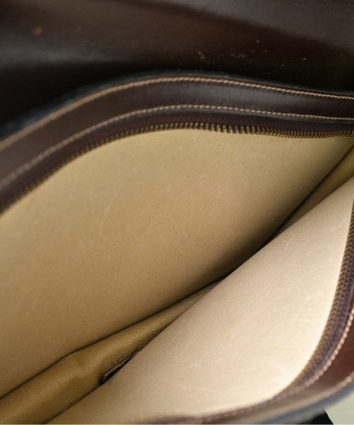 A.testoni คลัตช์