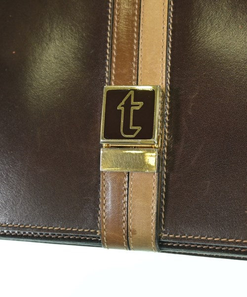 A.testoni คลัตช์