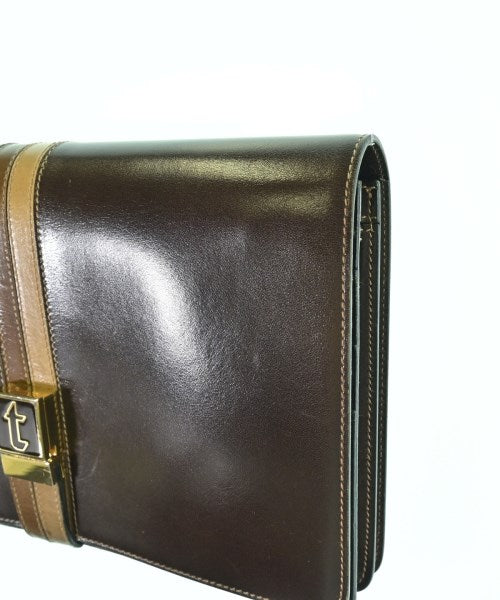 A.testoni คลัตช์