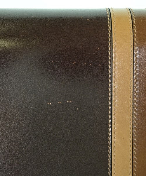 A.testoni คลัตช์