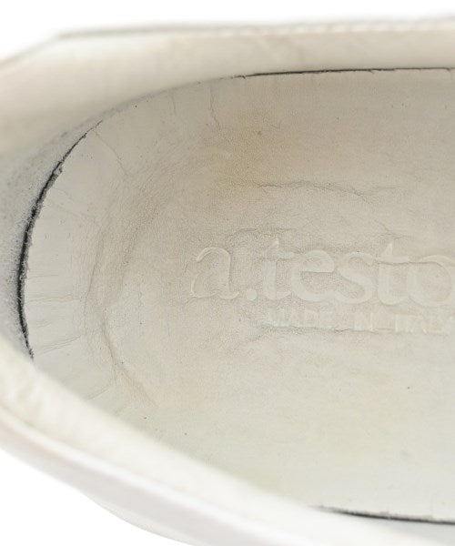 A.testoni รองเท้าผ้าใบ