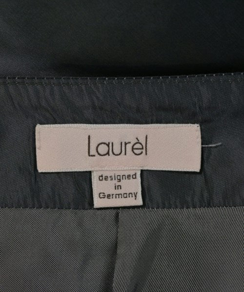 Laurel กระโปรงยาวถึงเข่า