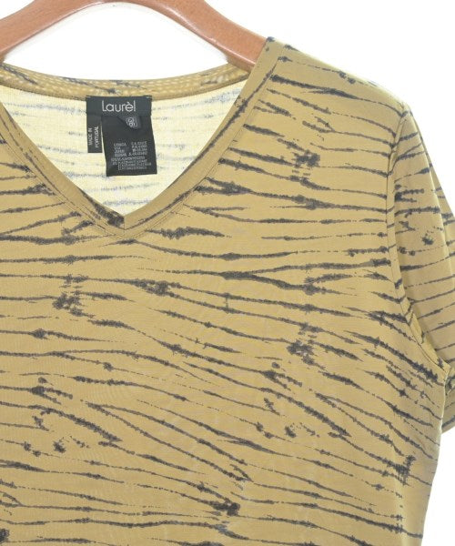 Laurel เสื้อยืด/เสื้อท็อปส์