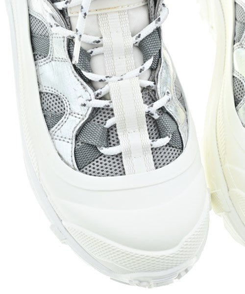BURBERRY รองเท้าผ้าใบ