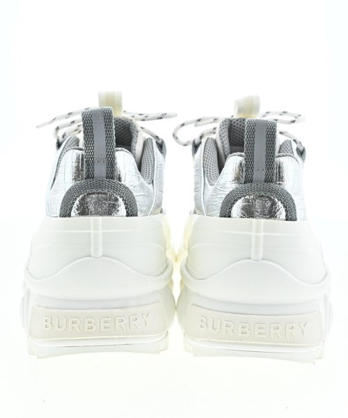 BURBERRY รองเท้าผ้าใบ
