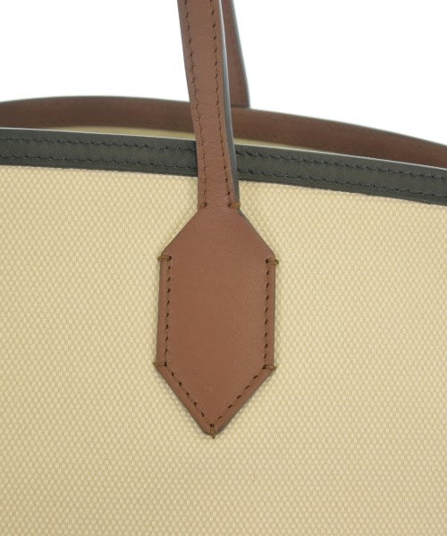 BURBERRY กระเป๋าถือขนาดใหญ่