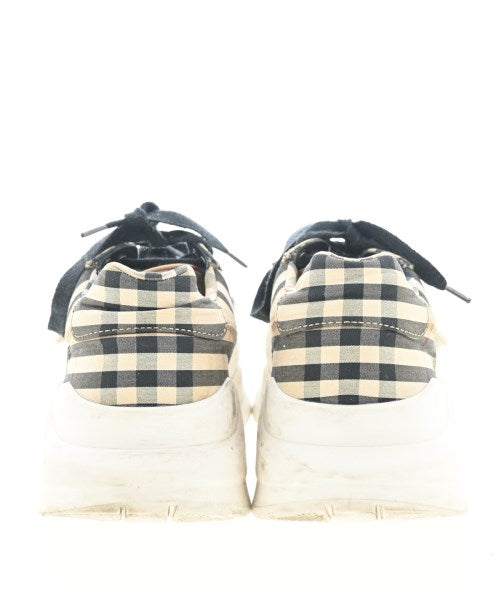 BURBERRY รองเท้าผ้าใบ