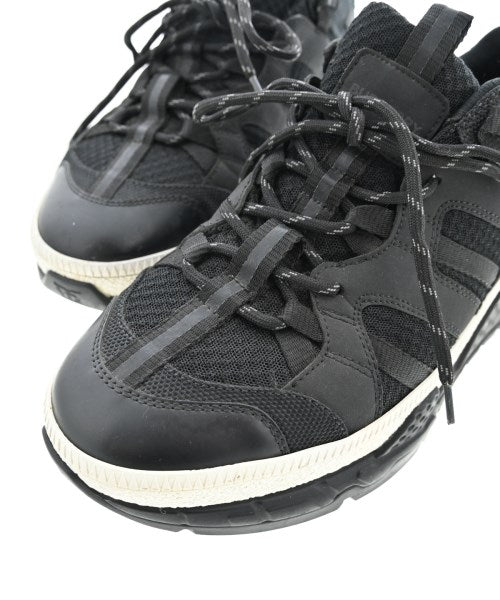 BURBERRY รองเท้าผ้าใบ
