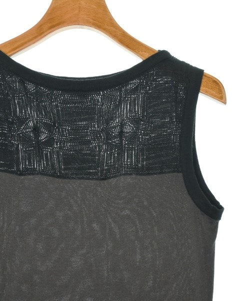 JOHN SMEDLEY เสื้อแขนกุด
