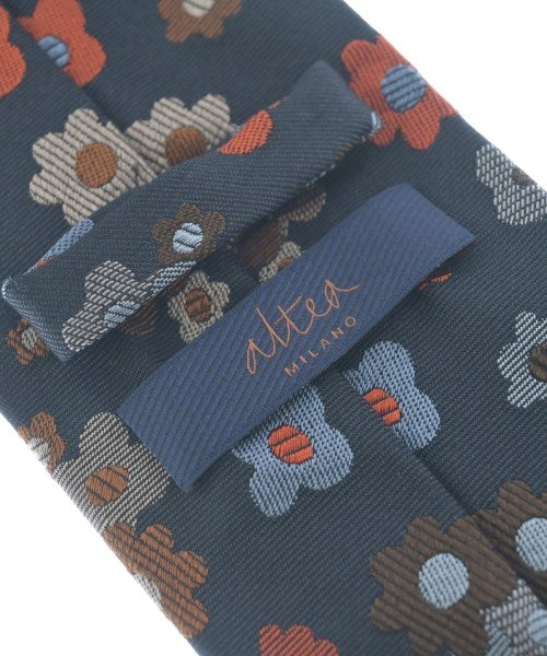 Altea เนคไท