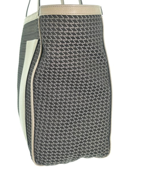 Valextra กระเป๋าถือขนาดใหญ่