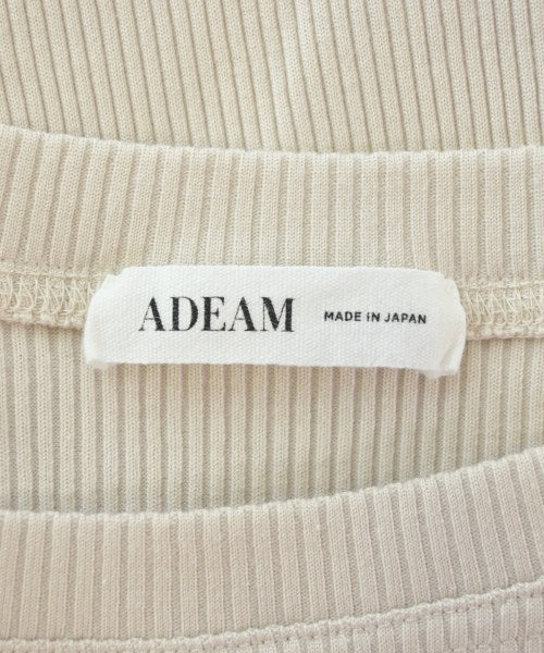 ADEAM เสื้อยืด/เสื้อท็อปส์