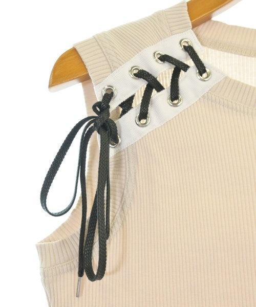 ADEAM เสื้อยืด/เสื้อท็อปส์