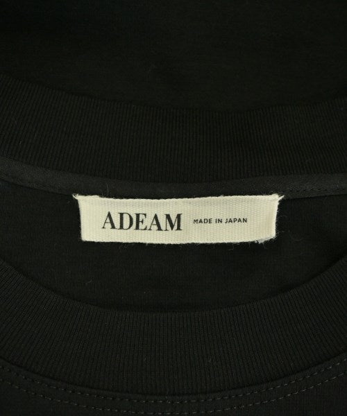 ADEAM เสื้อยืด/เสื้อท็อปส์