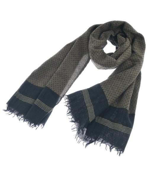 Salvatore Piccolo ผ้าคลุมไหล่