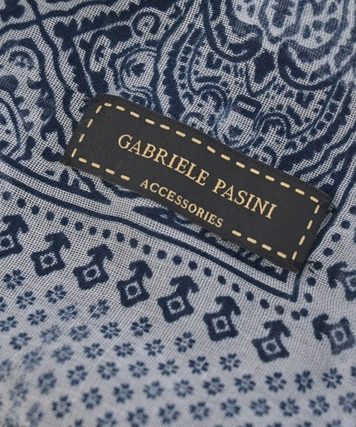 Gabriele Pasini ผ้าคลุมไหล่