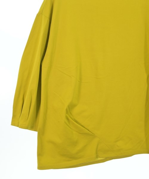 inverni เสื้อยืด/เสื้อท็อปส์