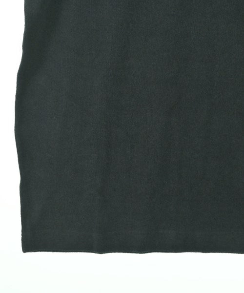 Sartoria Pisthes เสื้อยืด/เสื้อท็อปส์