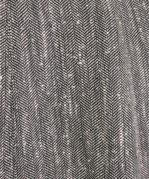 Max Mara กระโปรงยาวถึงเข่า