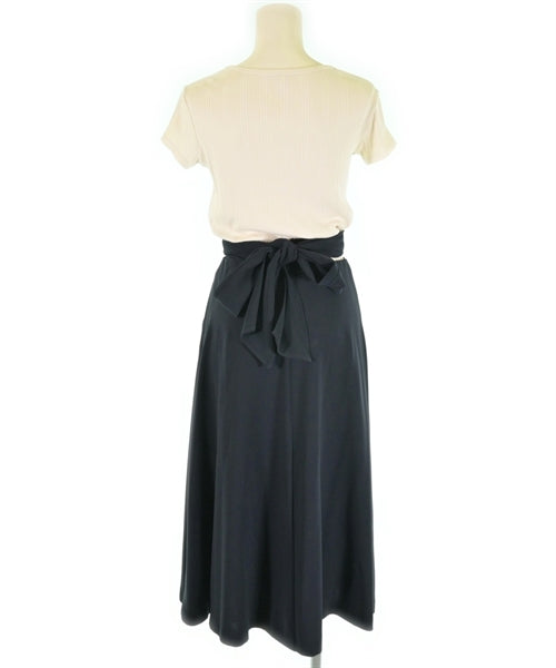 Max Mara กระโปรงยาวถึงเข่า