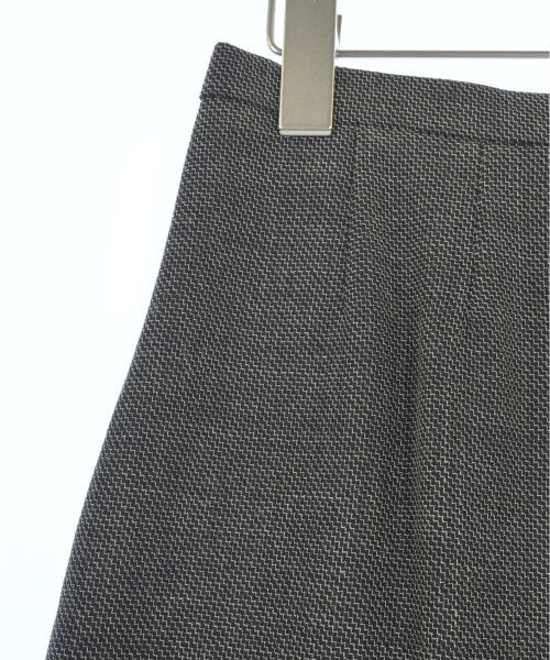 Max Mara กระโปรงยาวถึงเข่า