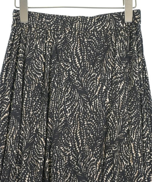 Max Mara กระโปรงยาวถึงเข่า