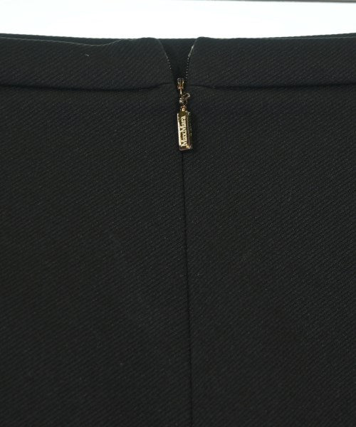 Max Mara กระโปรงยาวถึงเข่า