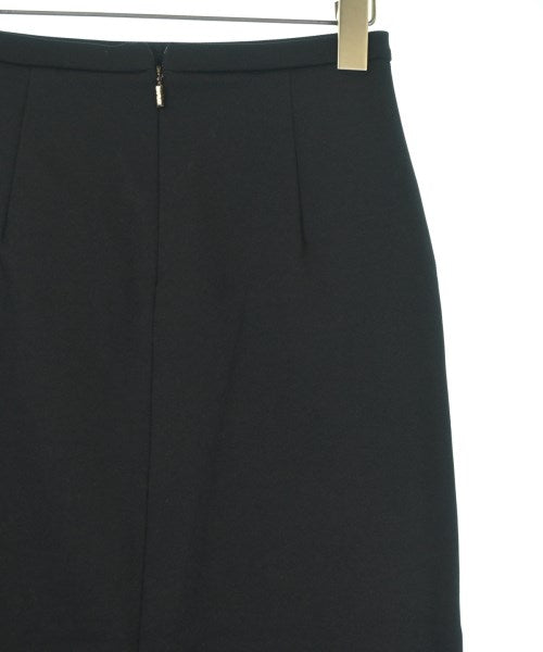 Max Mara กระโปรงยาวถึงเข่า