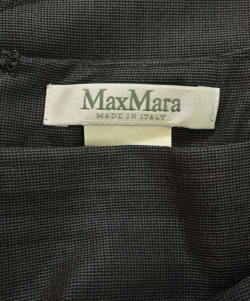 Max Mara กระโปรงยาวถึงเข่า