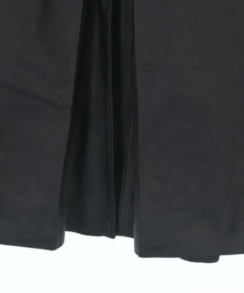 Max Mara กระโปรงยาวถึงเข่า