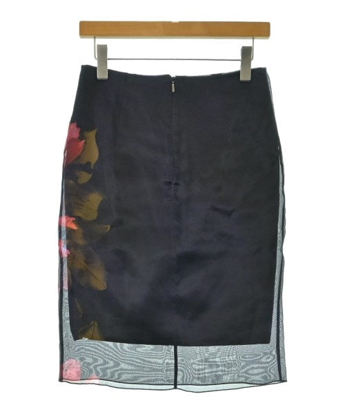 Max Mara กระโปรงยาวถึงเข่า
