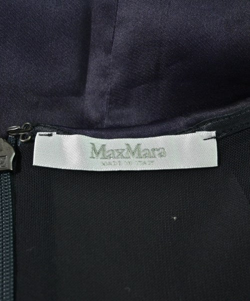 Max Mara กระโปรงยาวถึงเข่า