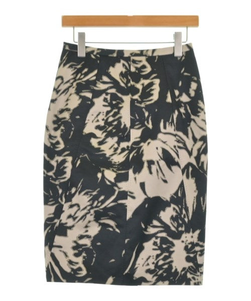 Max Mara กระโปรงยาวถึงเข่า