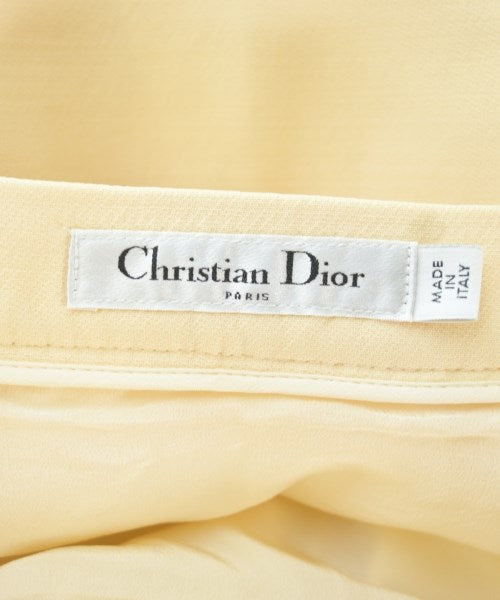 Christian Dior กระโปรงยาวถึงเข่า